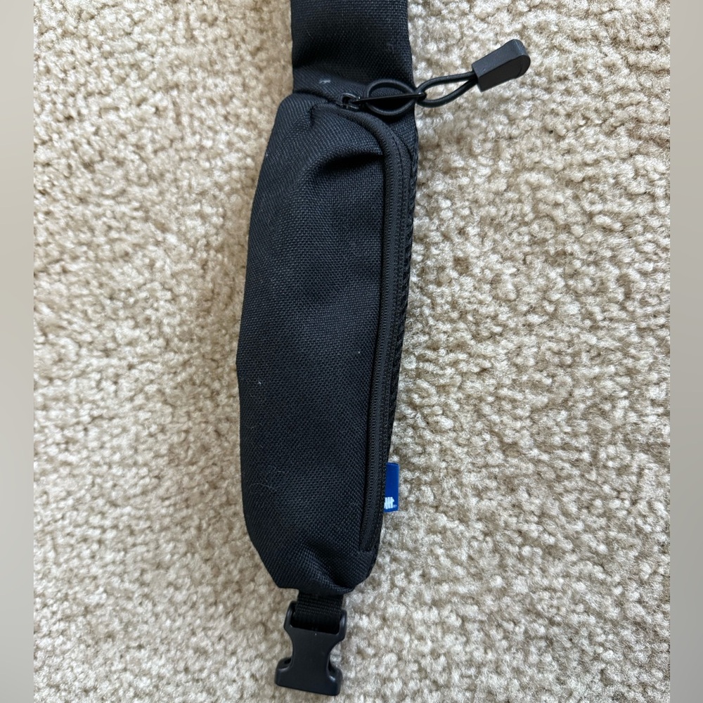 Undefeated Mini Cross Body Bag - Picture 4 of 6